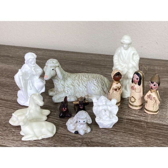 Vintage Mixed Nativity Set Porcelain & Clay Figures Japan Latin Folk Art 1950s - Picture 1 of 10
